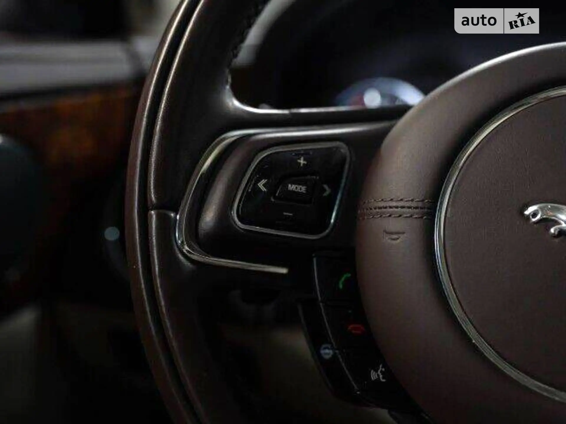 2011 Jaguar XJ - мініатюра 11