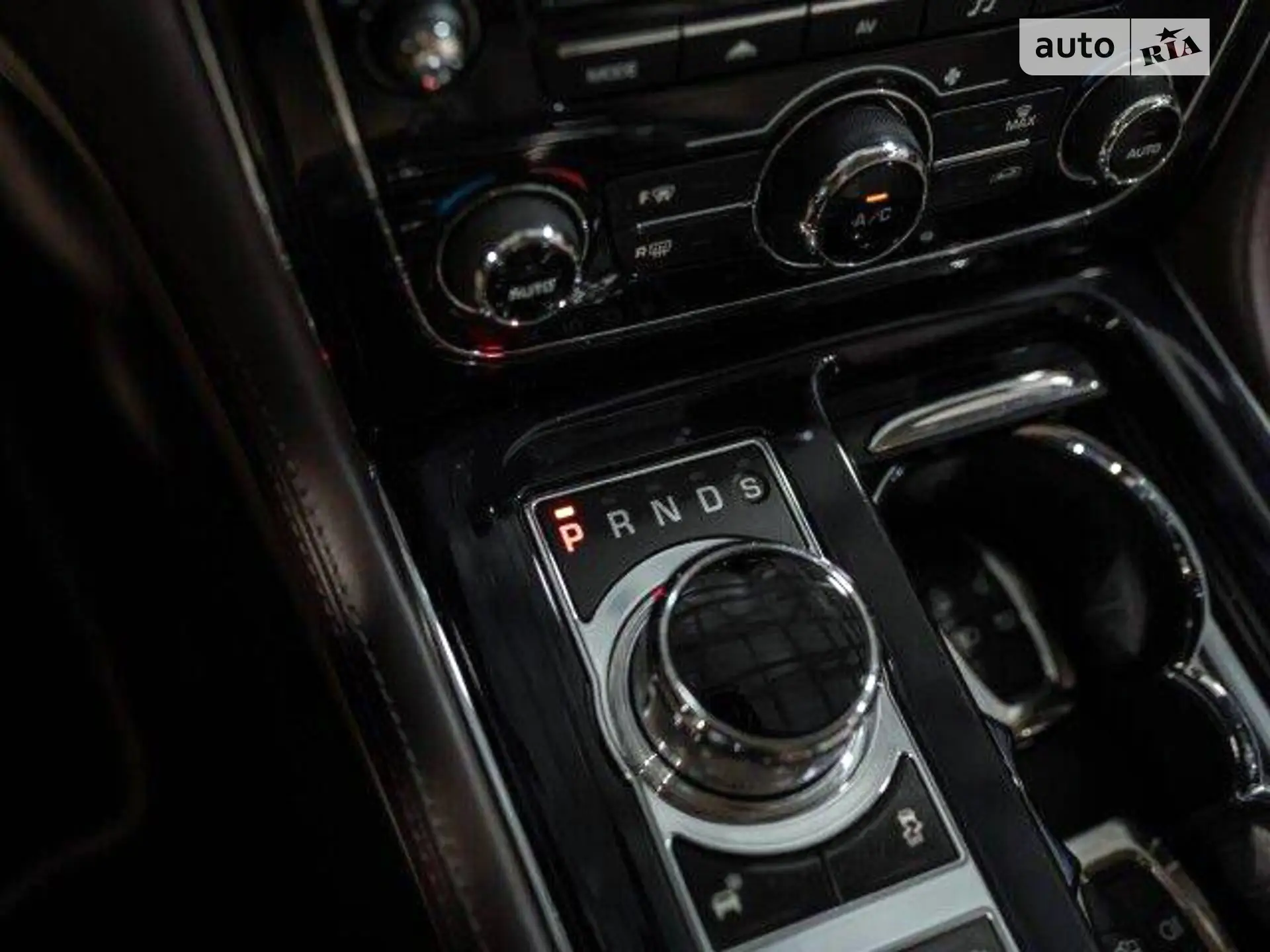 2011 Jaguar XJ - мініатюра 13