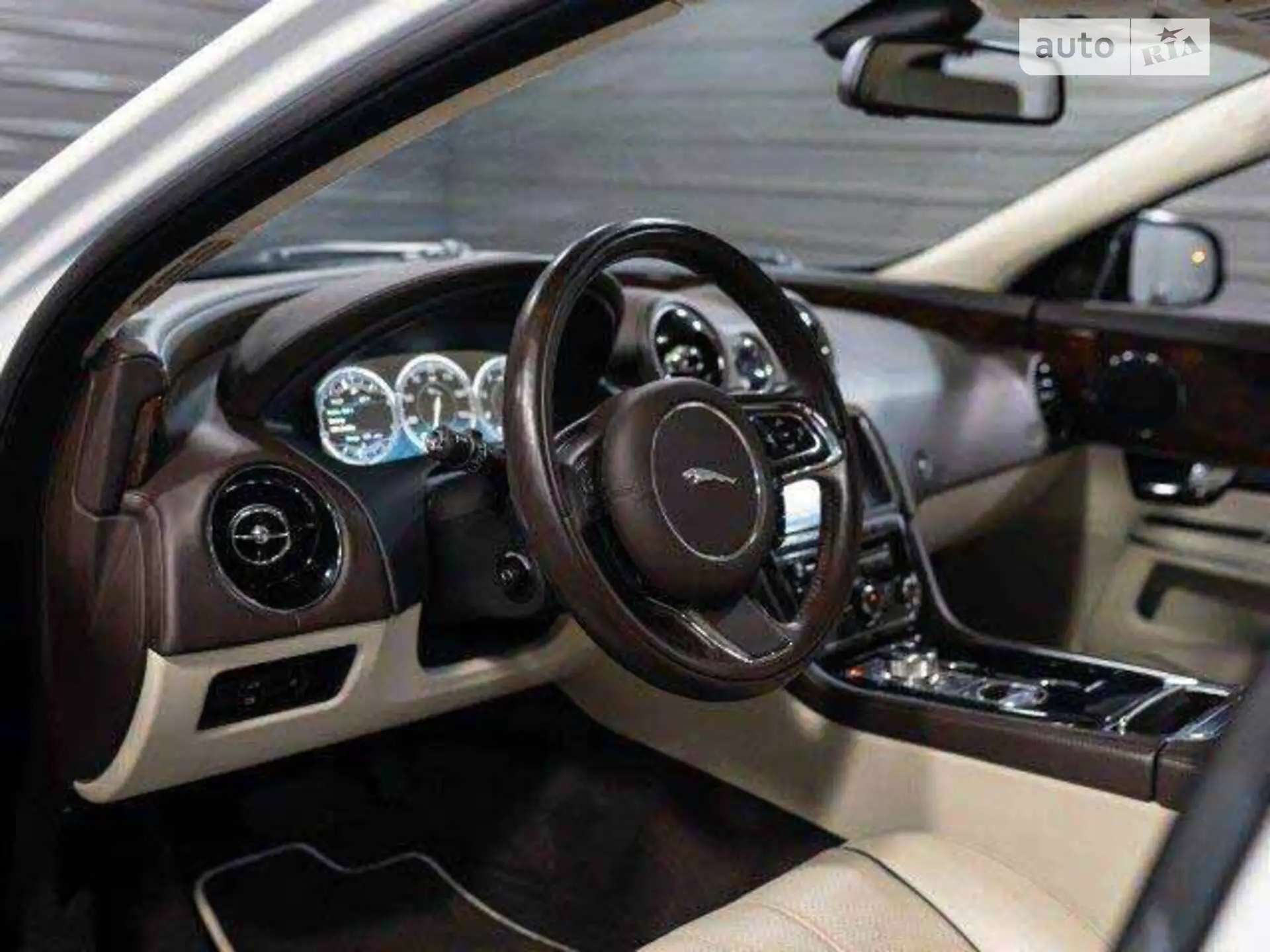 2011 Jaguar XJ - мініатюра 21