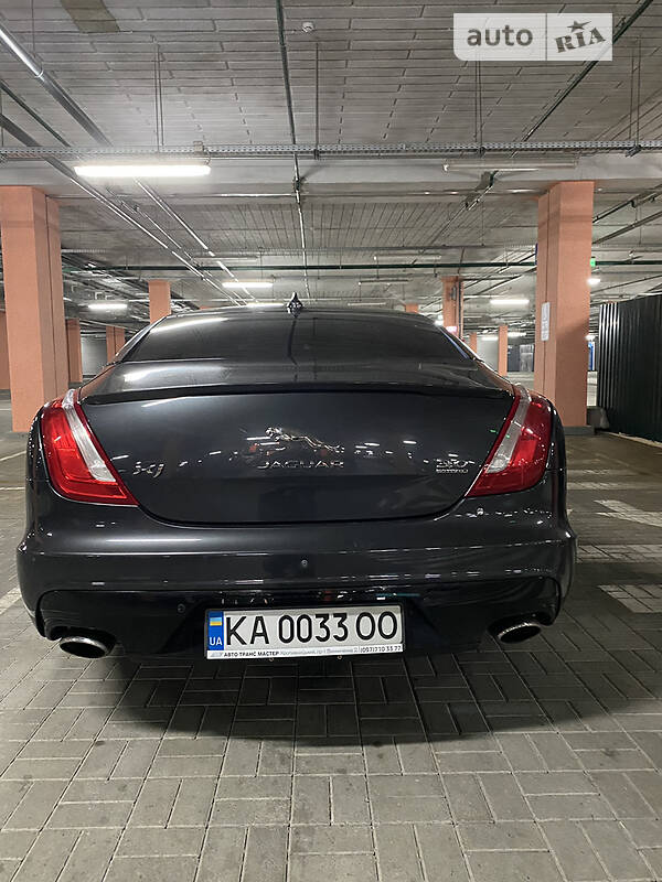 Седан Jaguar XJ 2017 в Киеве