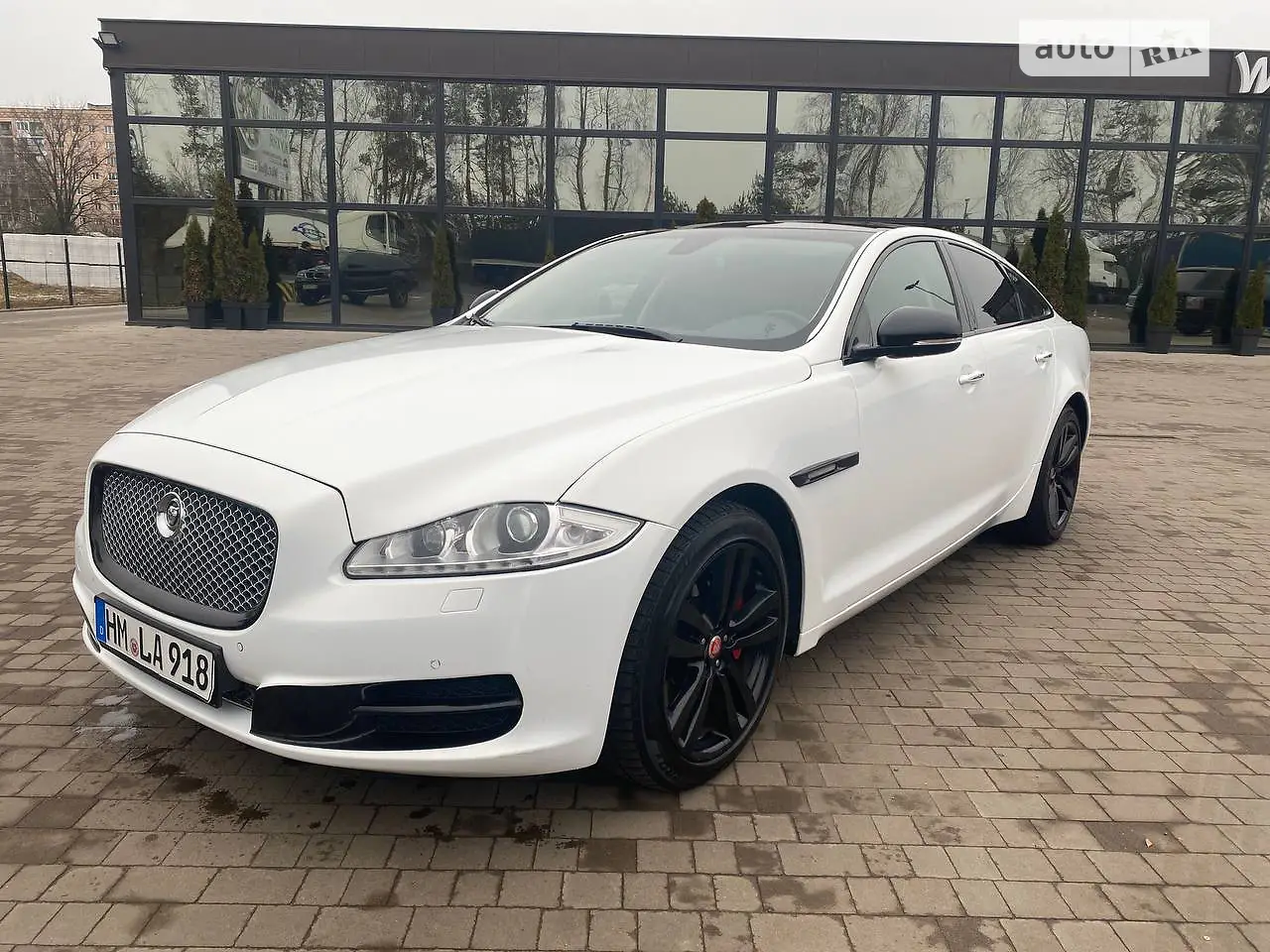 2011 Jaguar XJ - мініатюра 29