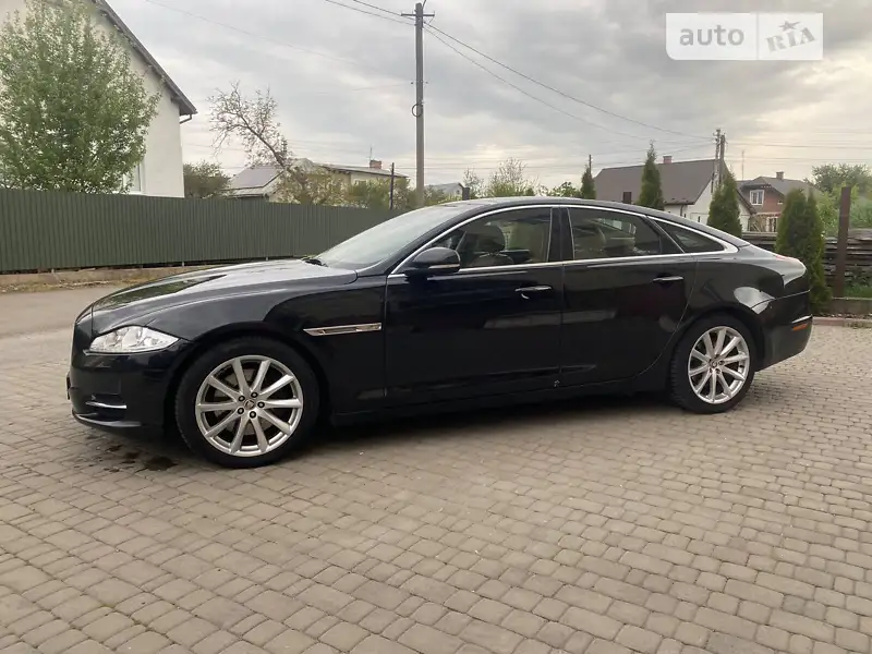 Jaguar XJ