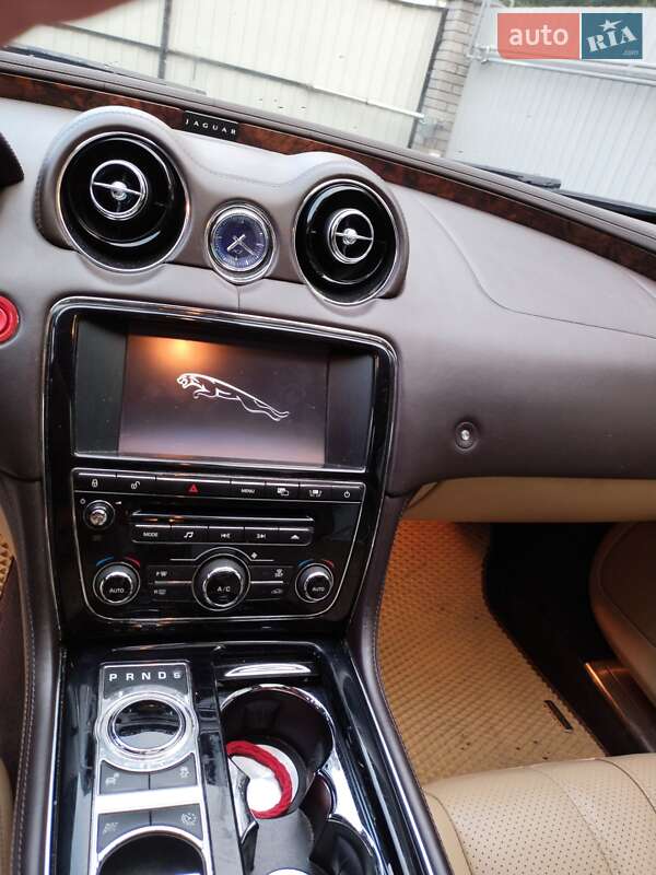 Седан Jaguar XJ 2011 в Вінниці