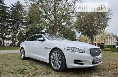 Седан Jaguar XJ 2013 в Києві