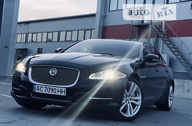 Седан Jaguar XJ 2013 в Нововолынске