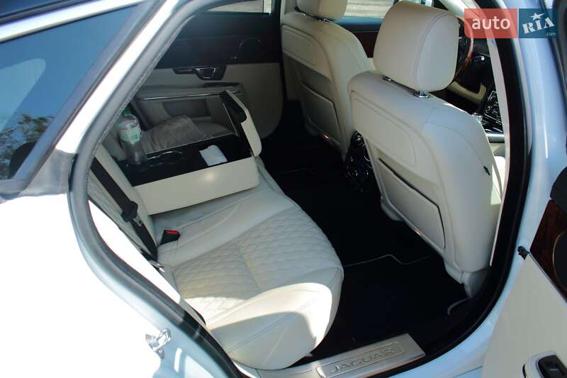 Седан Jaguar XJ 2017 в Киеве