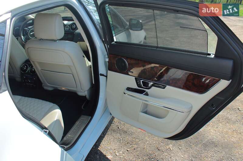 Седан Jaguar XJ 2017 в Киеве