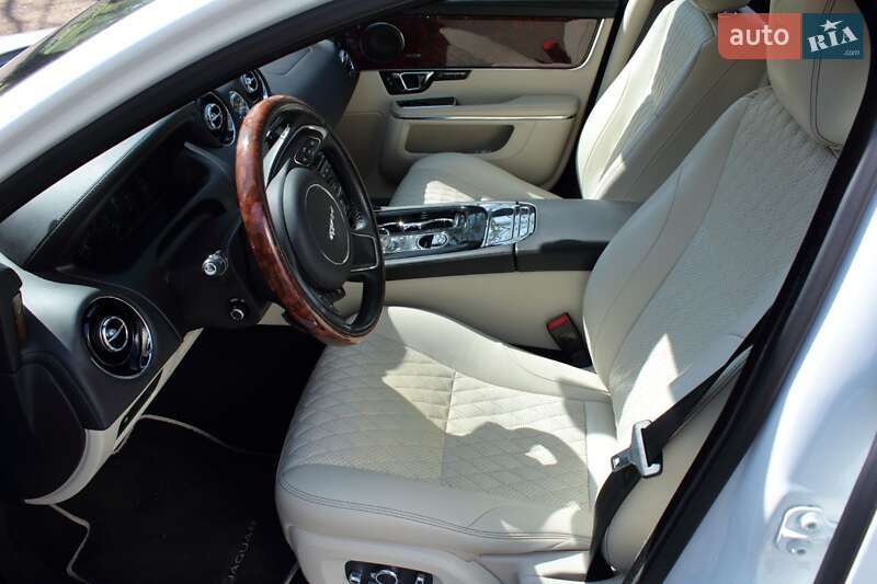Седан Jaguar XJ 2017 в Киеве