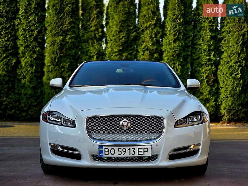 Седан Jaguar XJ 2016 в Тернополі