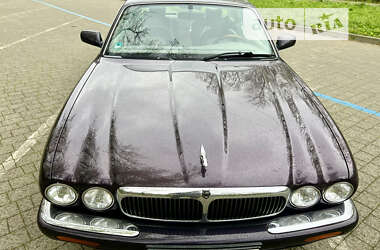 Седан Jaguar XJ 1998 в Киеве