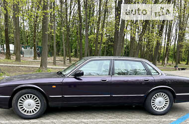 Седан Jaguar XJ 1998 в Киеве