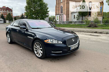 Седан Jaguar XJ 2013 в Чернігові