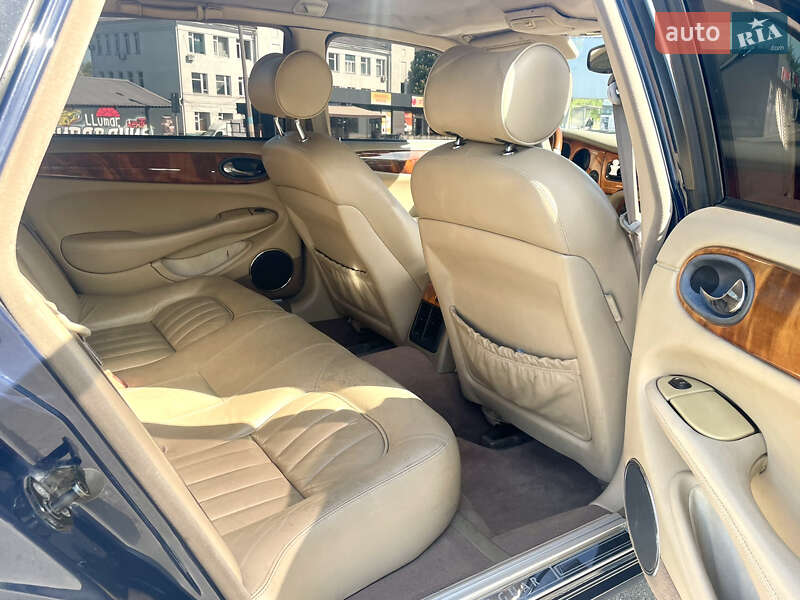 Седан Jaguar XJ 1999 в Кам'янському