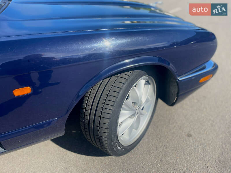 Седан Jaguar XJ 1999 в Кам'янському
