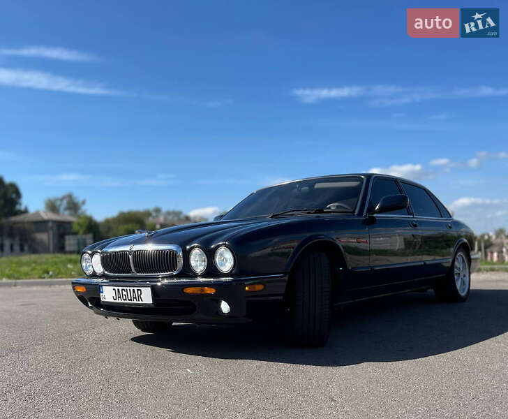 Седан Jaguar XJ 1999 в Кам'янському