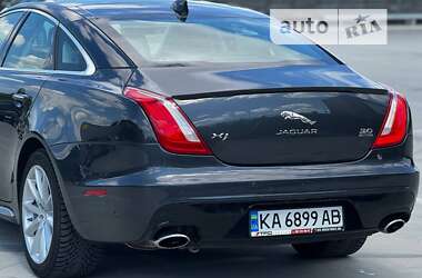 Седан Jaguar XJ 2016 в Киеве