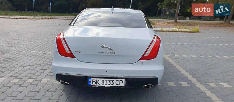 Седан Jaguar XJ 2015 в Рівному