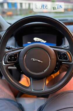 Седан Jaguar XJ 2013 в Луцьку