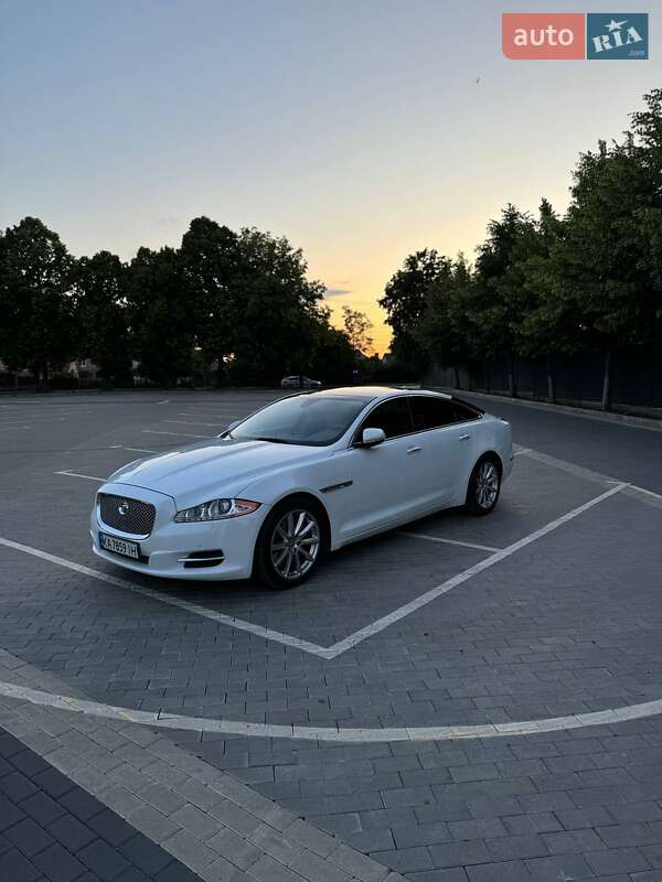 Седан Jaguar XJ 2013 в Луцьку