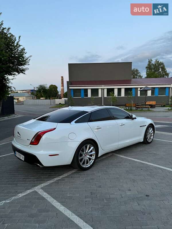 Седан Jaguar XJ 2013 в Луцьку