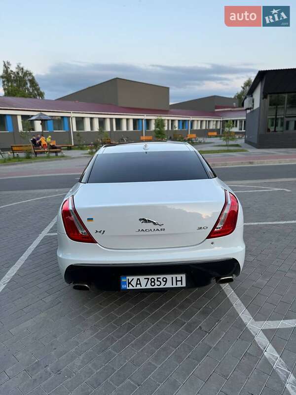 Седан Jaguar XJ 2013 в Луцьку