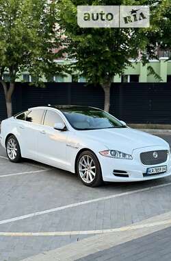 Седан Jaguar XJ 2013 в Луцьку