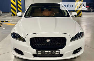 Седан Jaguar XJ 2013 в Києві