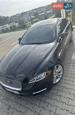 Седан Jaguar XJ 2014 в 