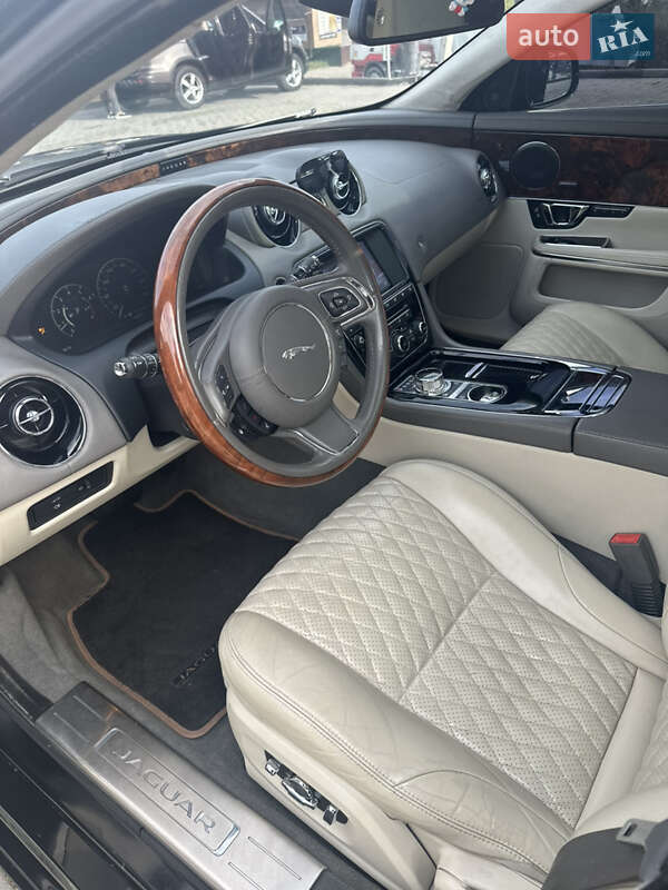 Седан Jaguar XJ 2014 в Ивано-Франковске