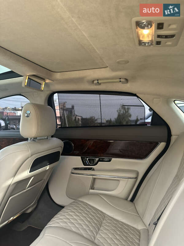 Седан Jaguar XJ 2014 в Ивано-Франковске