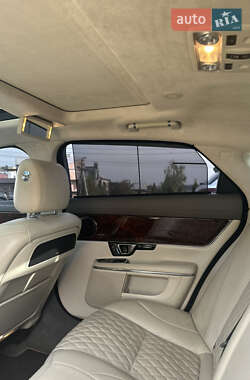 Седан Jaguar XJ 2014 в 