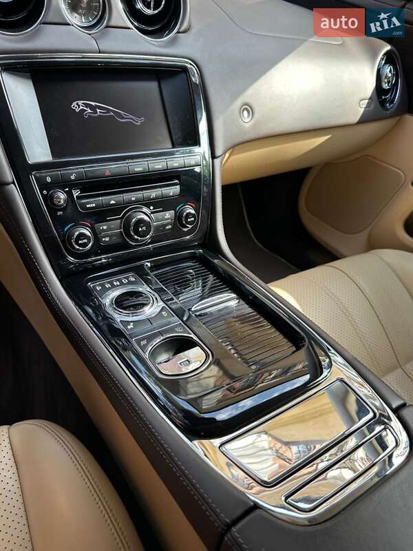 Седан Jaguar XJ 2013 в Киеве
