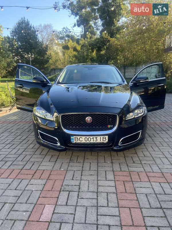 Седан Jaguar XJ 2016 в Львові