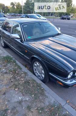 Седан Jaguar XJ 1999 в Днепре