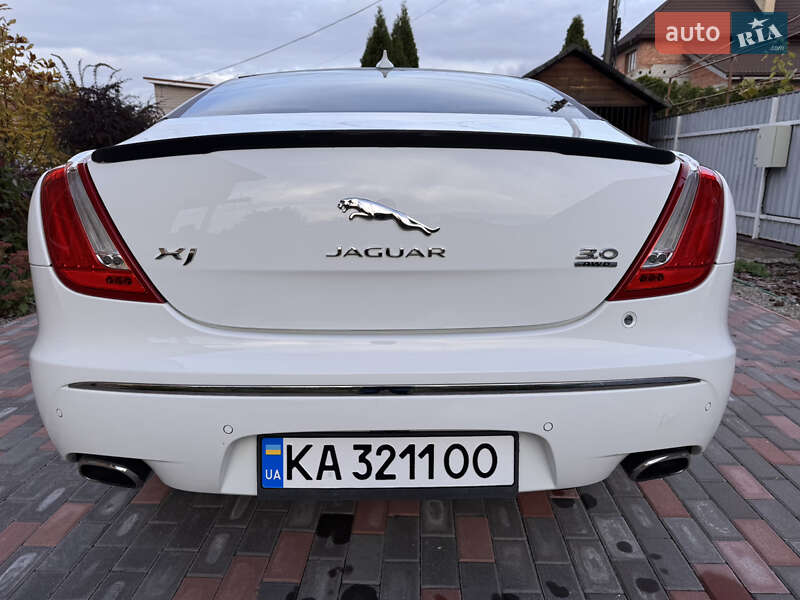 Седан Jaguar XJ 2015 в Киеве