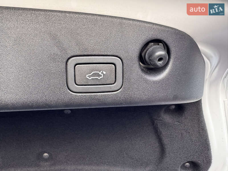 Седан Jaguar XJ 2015 в Киеве