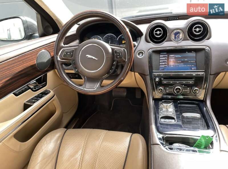 Седан Jaguar XJ 2010 в Киеве