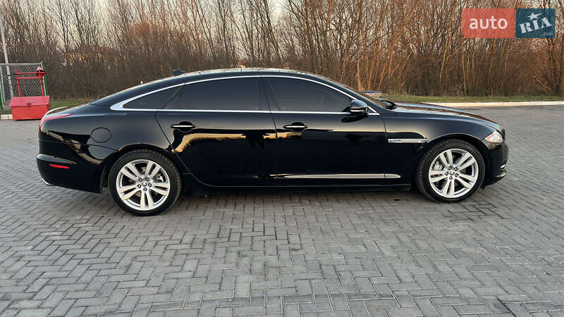 Седан Jaguar XJ 2013 в Луцьку