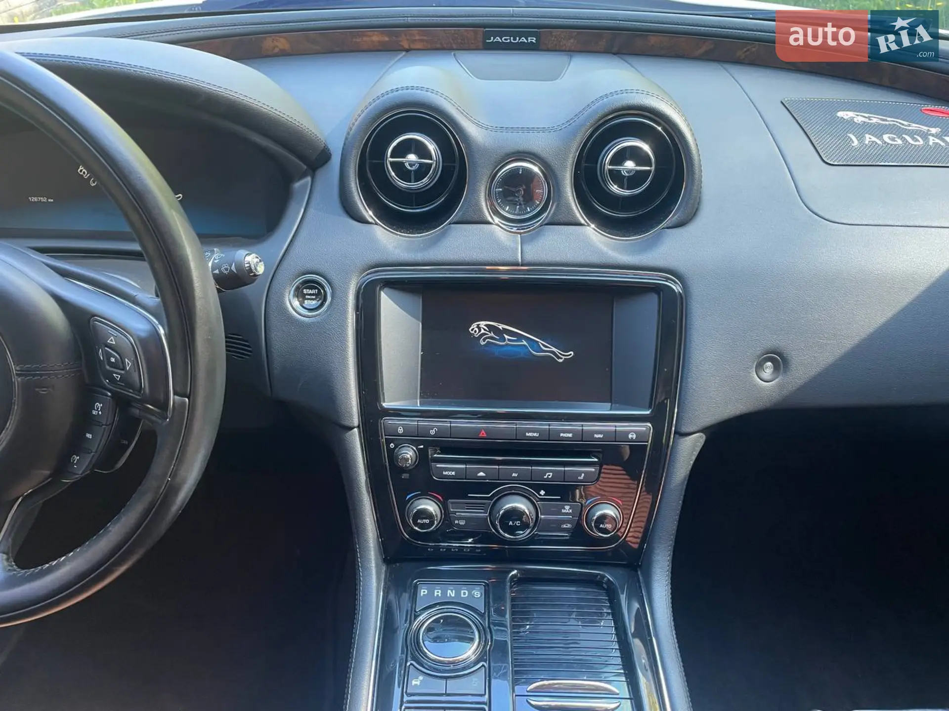2015 Jaguar XJ - мініатюра 24