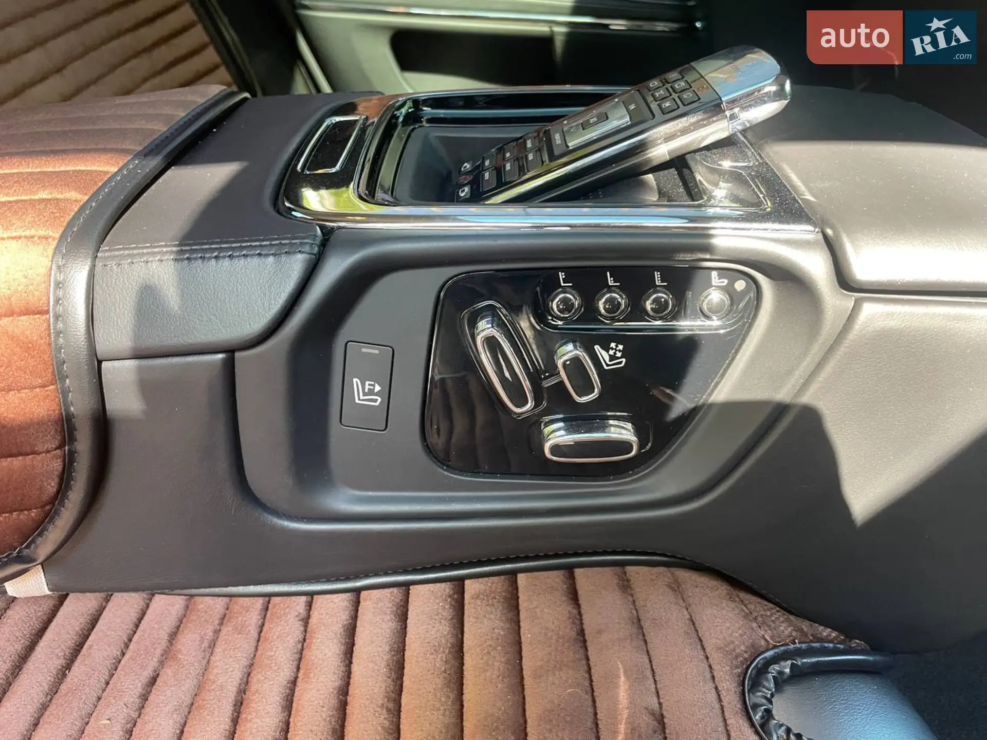 2015 Jaguar XJ - мініатюра 32