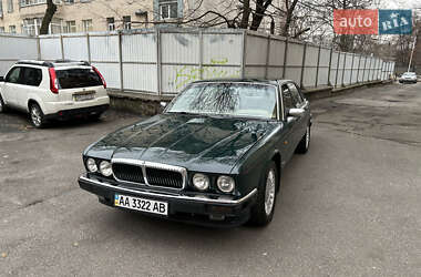 Седан Jaguar XJ 1993 в Киеве