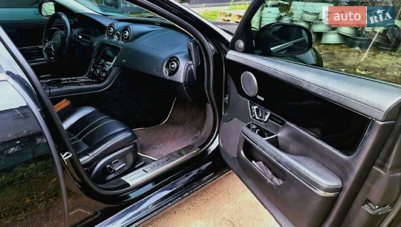 Седан Jaguar XJ 2014 в Житомирі