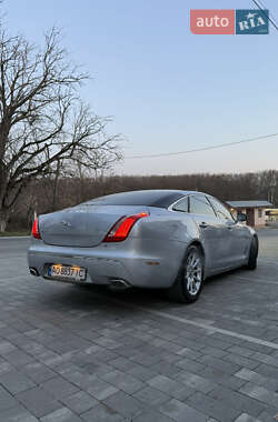 Седан Jaguar XJ 2010 в Ужгороде