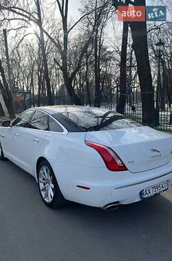 Седан Jaguar XJ 2012 в Харкові