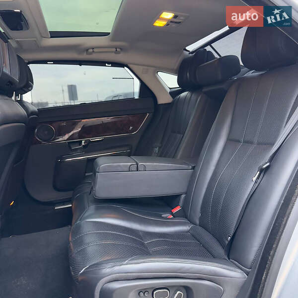 Седан Jaguar XJ 2013 в Вінниці