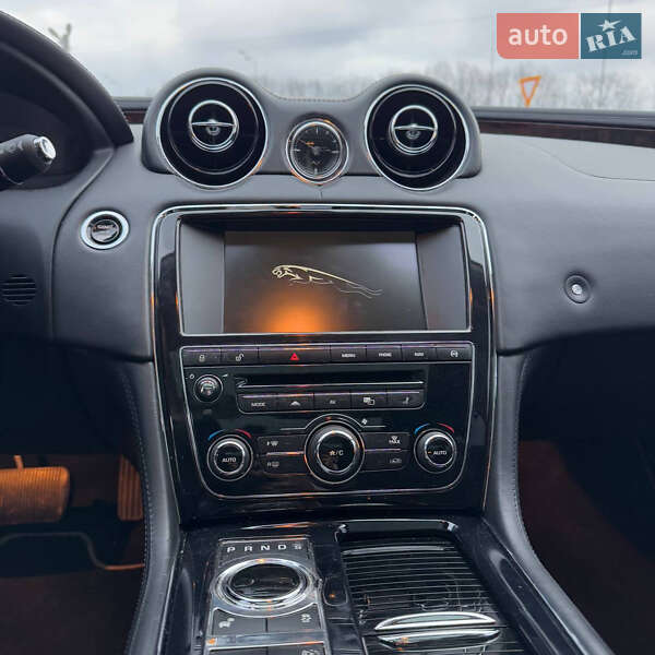 Седан Jaguar XJ 2013 в Вінниці