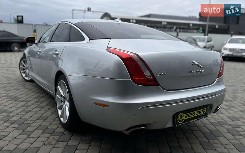 Седан Jaguar XJ 2012 в Мукачево