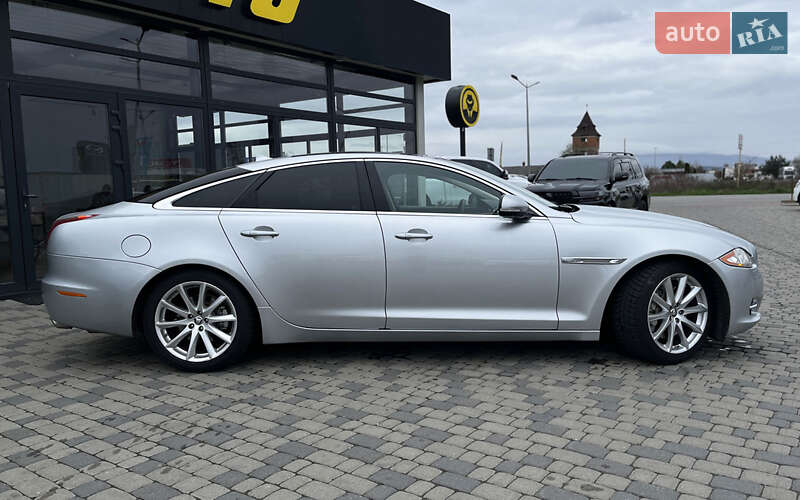 Седан Jaguar XJ 2012 в Мукачево