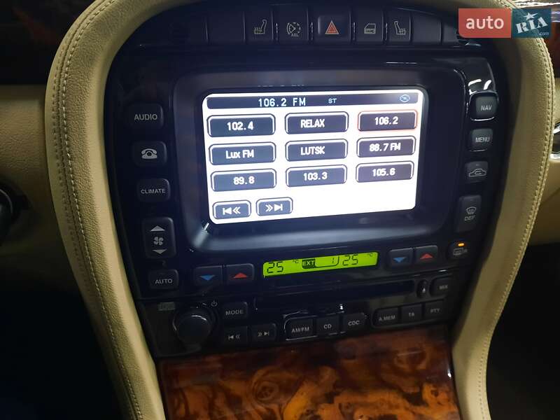 Седан Jaguar XJ 2005 в Луцьку