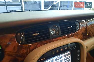 Седан Jaguar XJ 2005 в  фото 23 Седан Jaguar XJ 2005 в